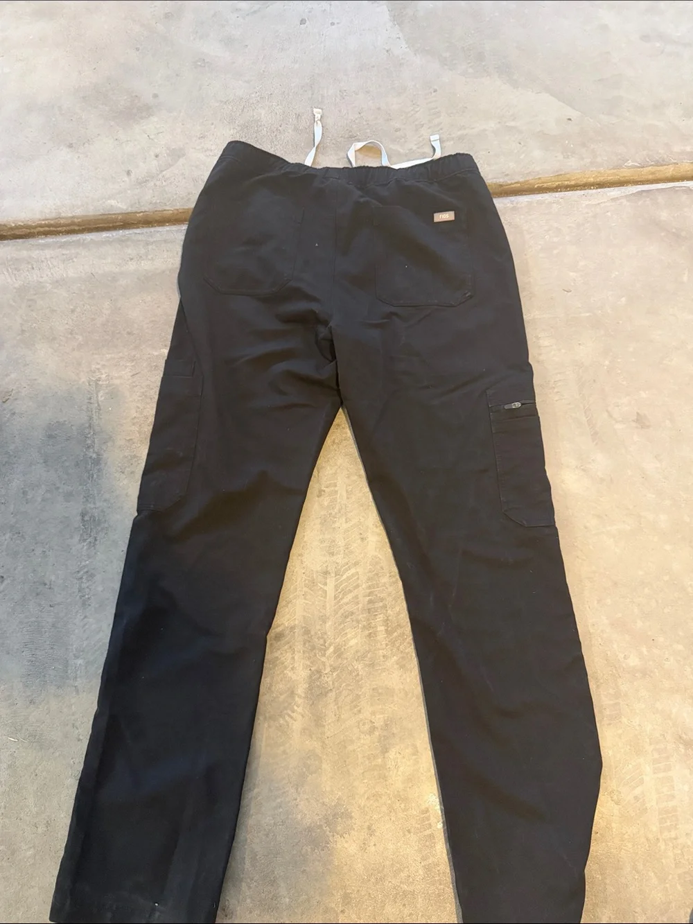 Figs Men's Black Cargo Drawstring Pants Size Small Straight Leg
